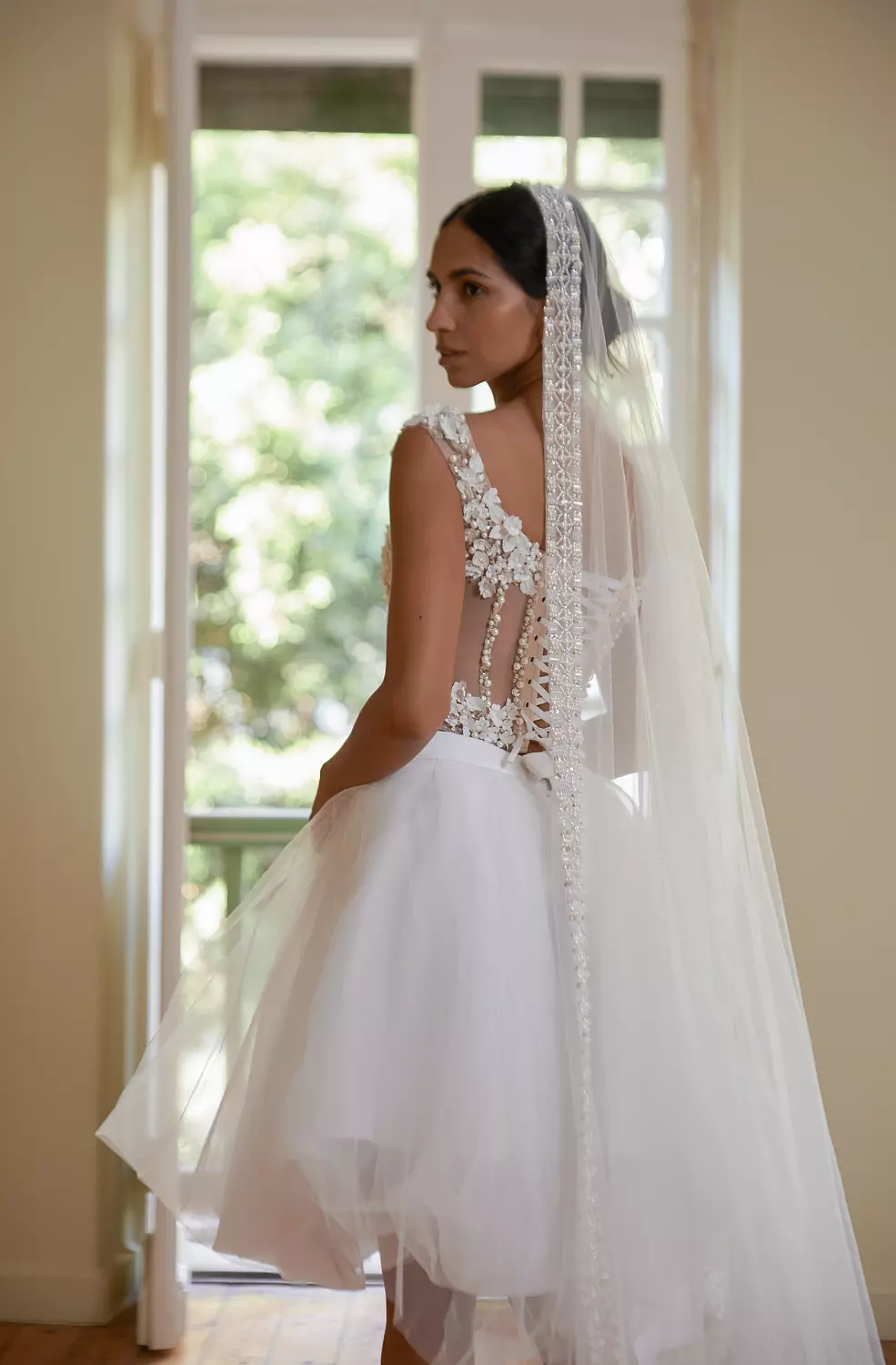 Embroidered Outline Veil image