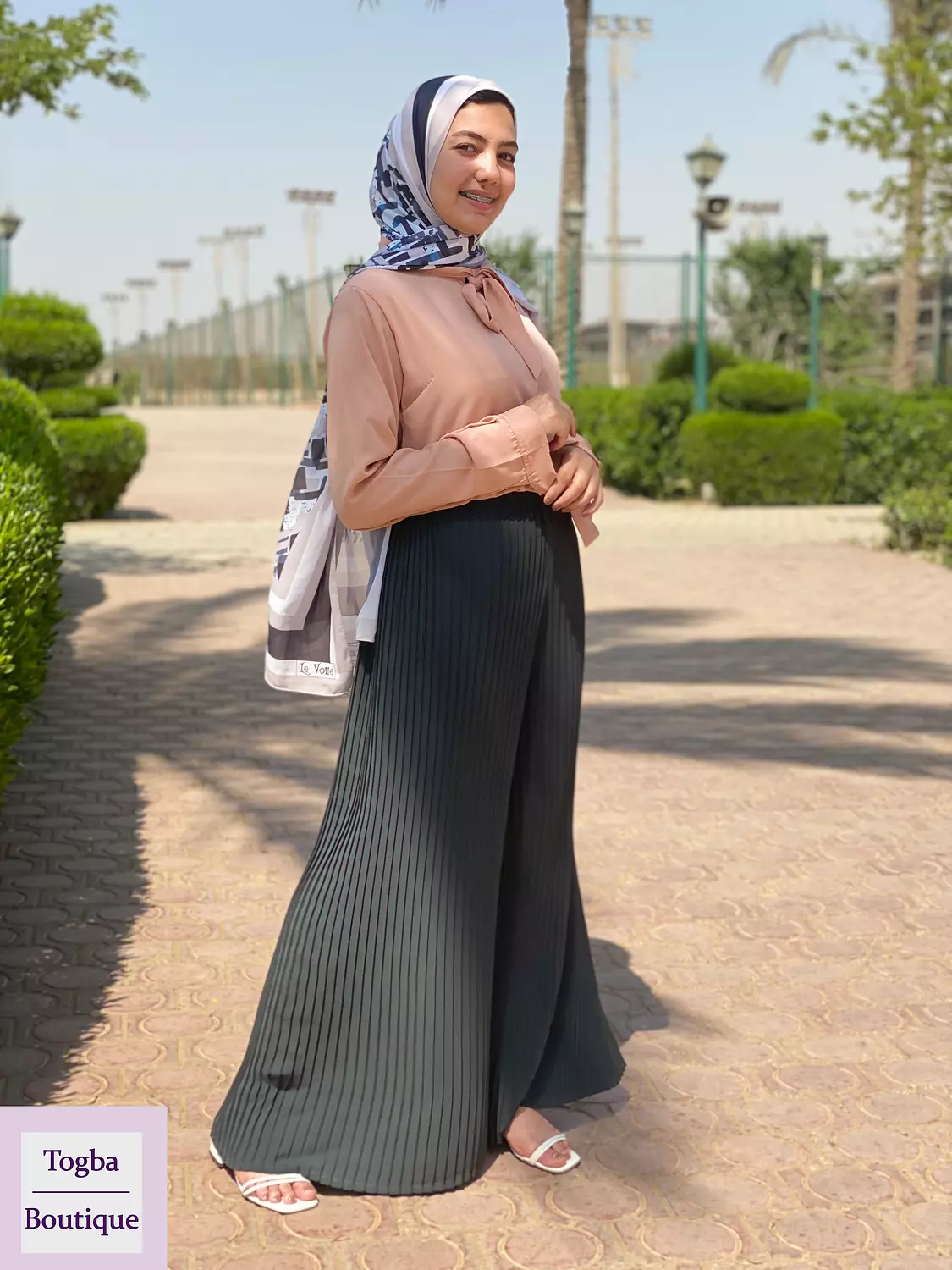 Pleated pants  15