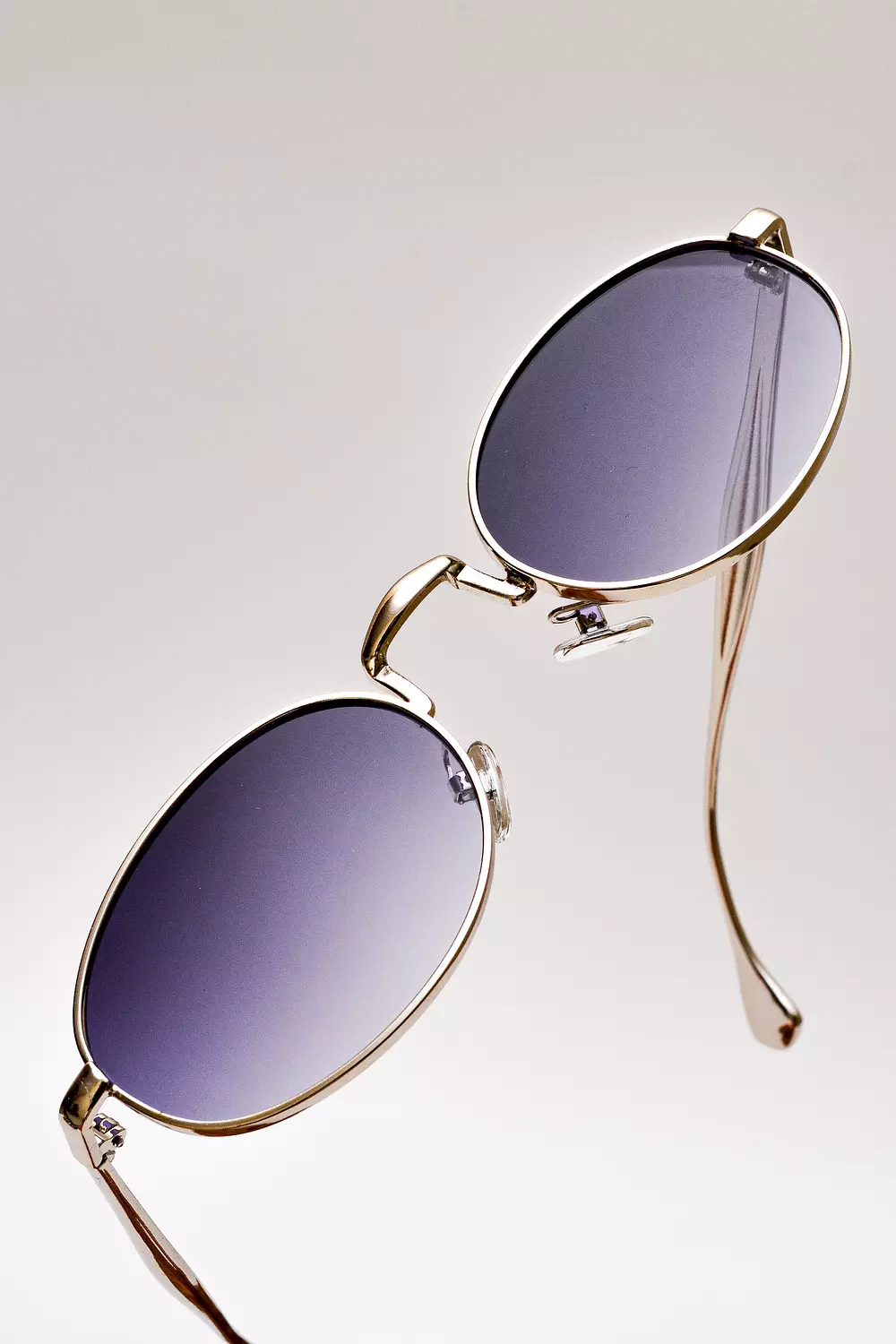 trendy sunglasses image