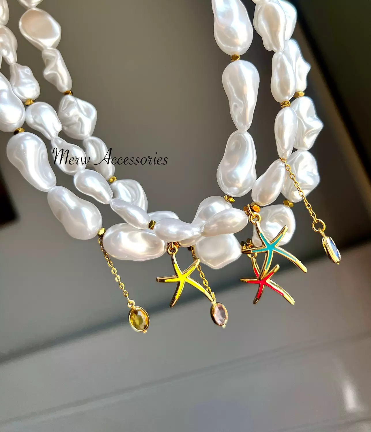 Pearl chockers ..5 1