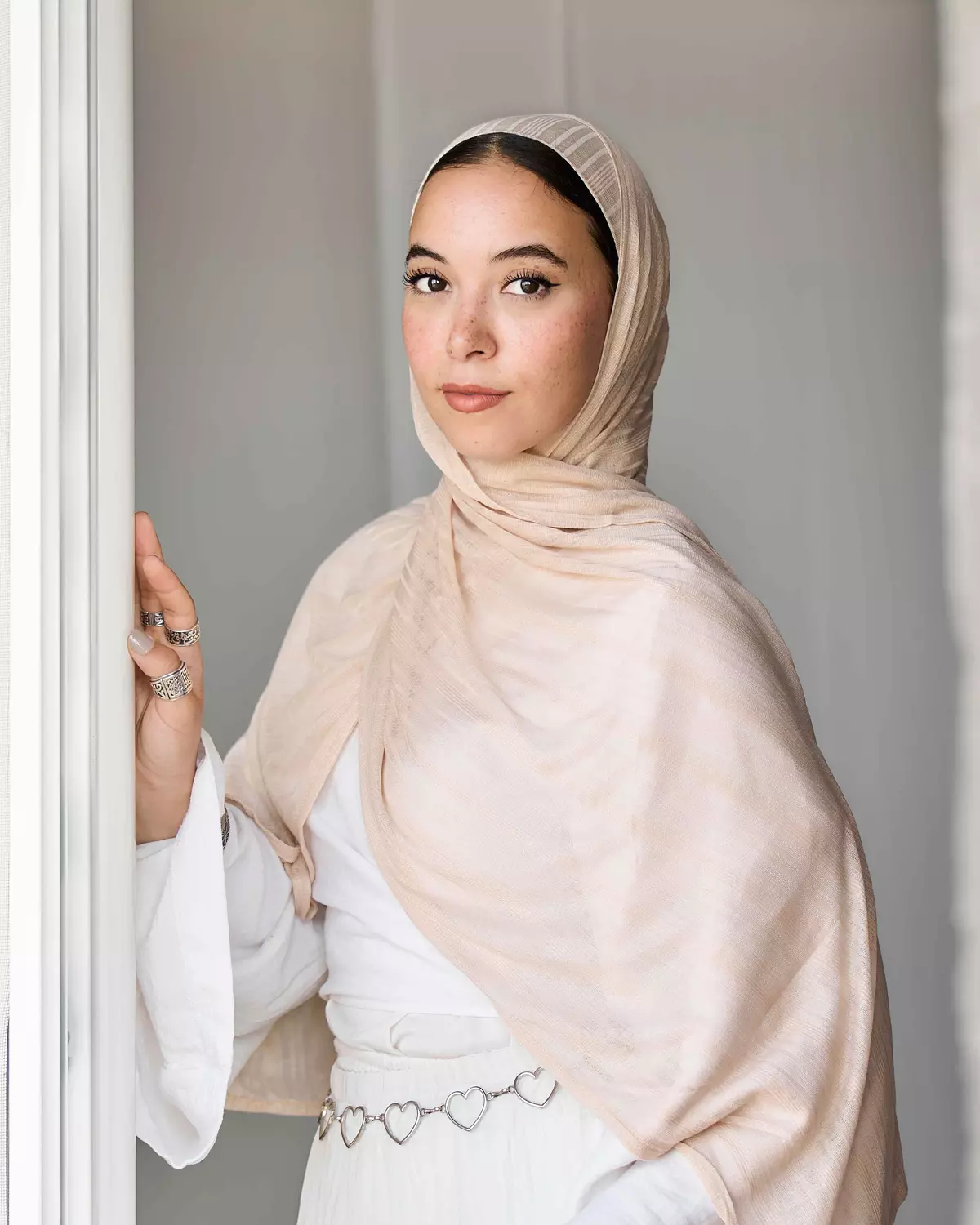 Beigi Kuwaity With Bandana image