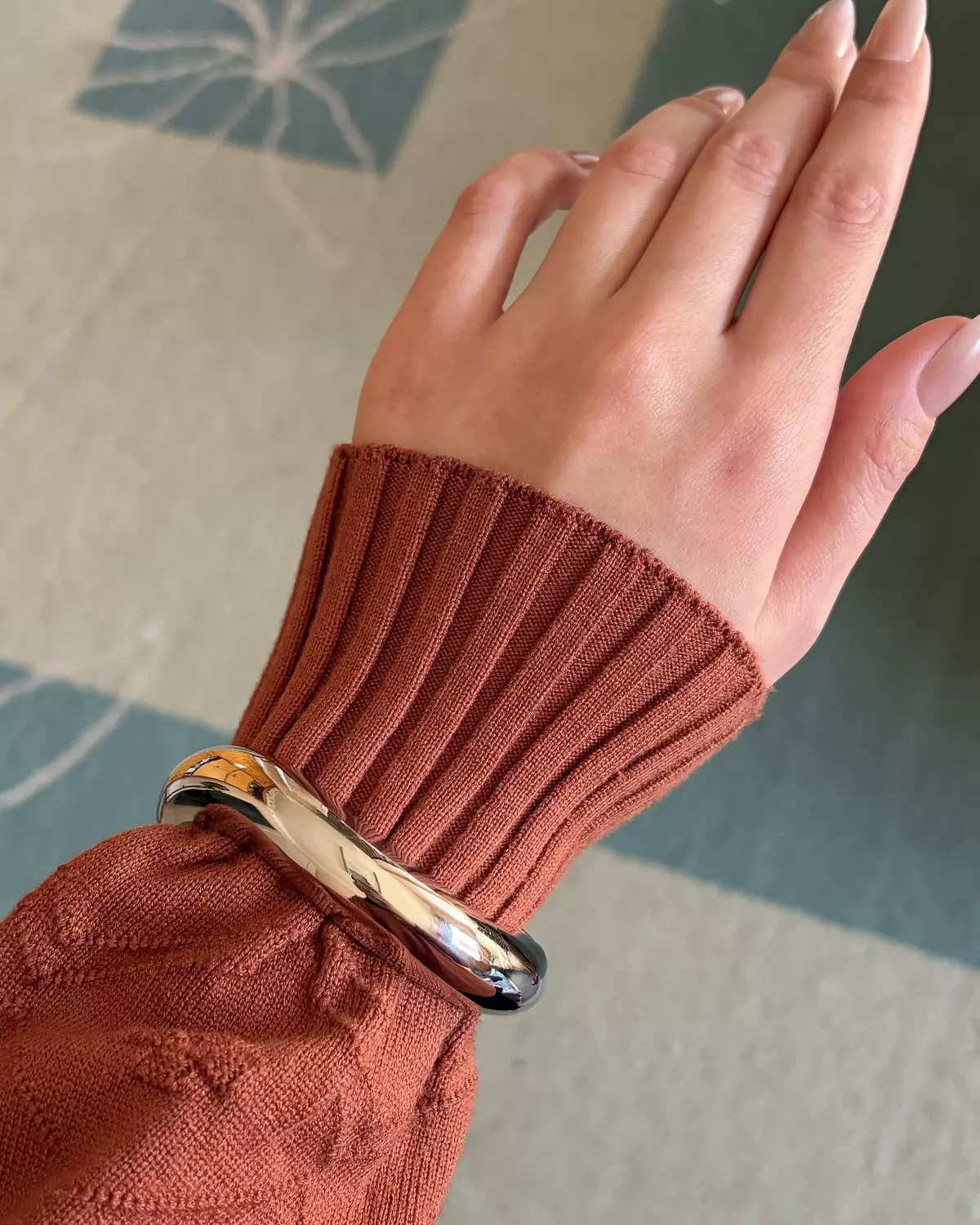 Little curve chunky bangle- silver  1