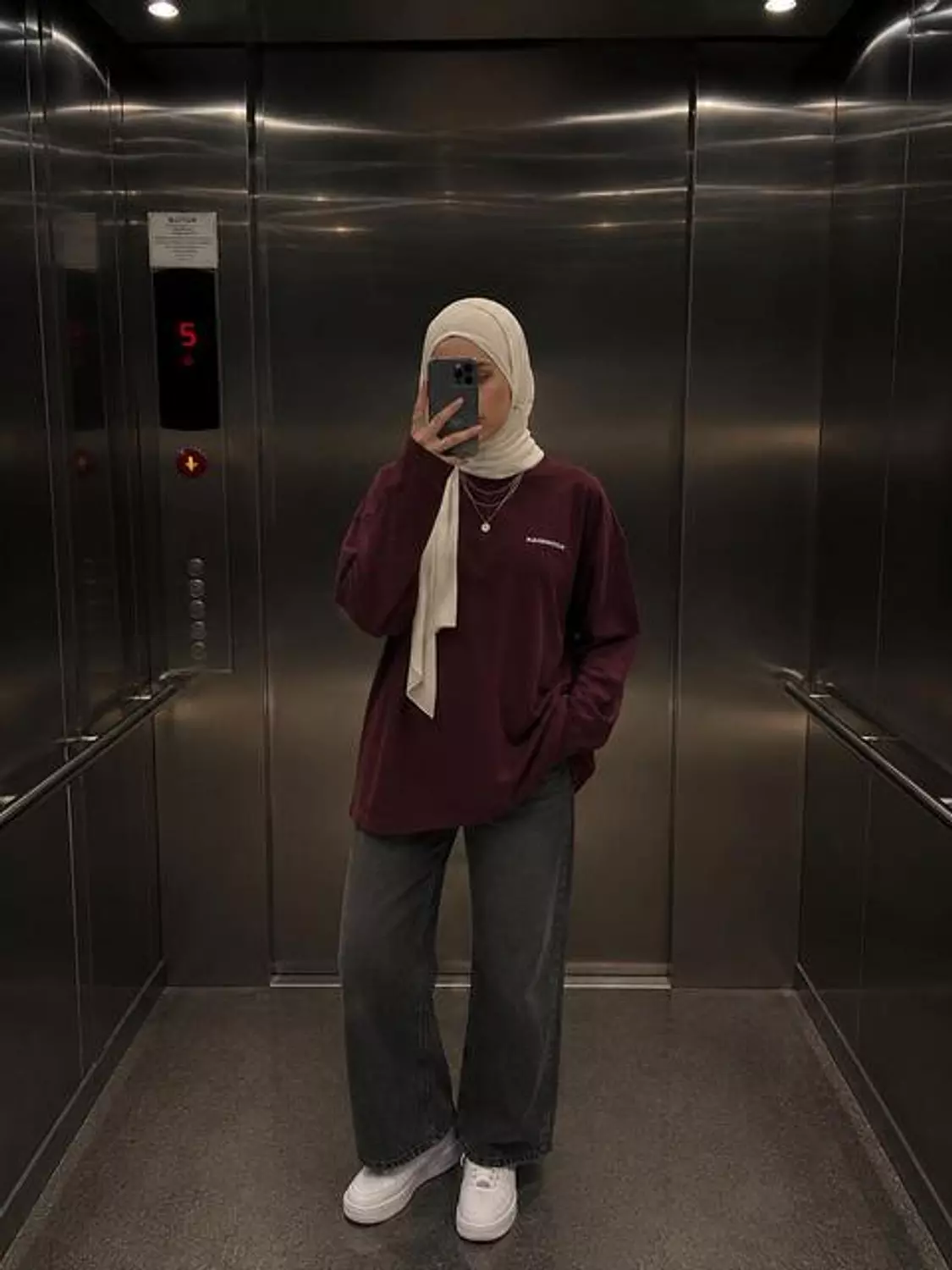 BURGUNDY HIJABI LONG SLEEVE T-SHIRT. 2