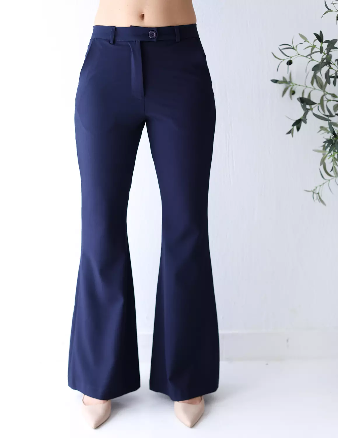 <p>Flare Pants</p>