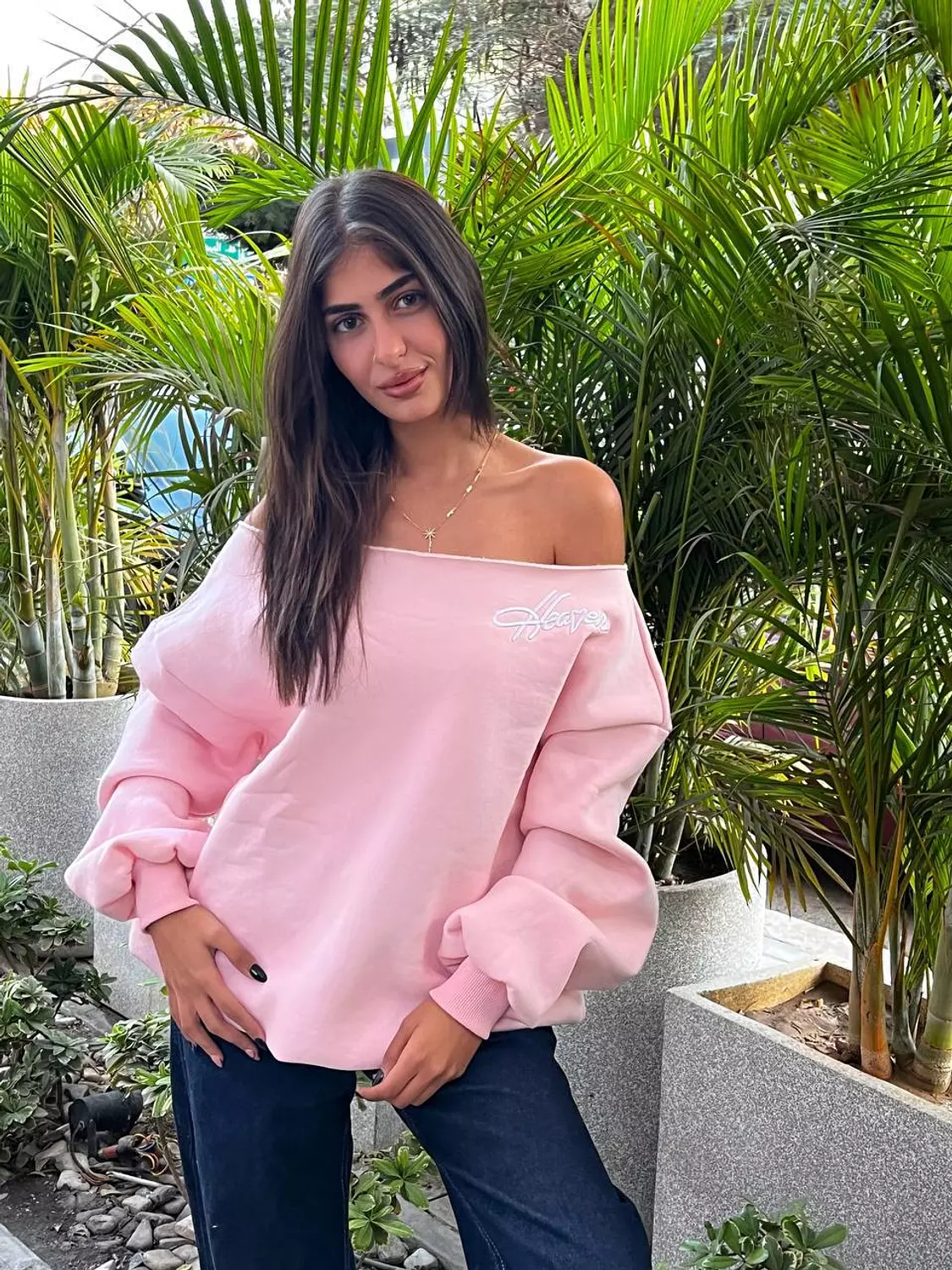 hoodie off shoulder embroidery  9