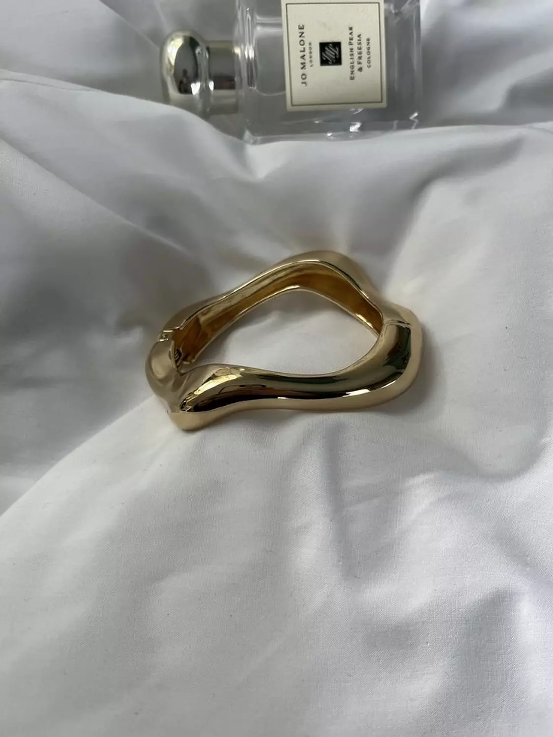 Chunky bangle C203 hover image
