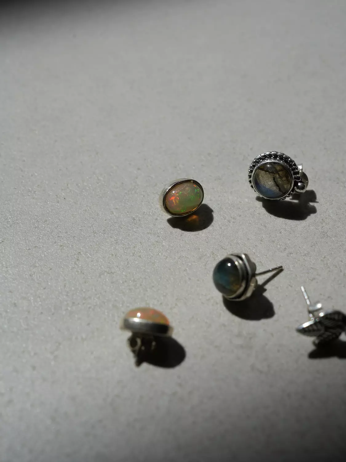 <h3 style="text-align: center"><strong>Earrings</strong></h3>