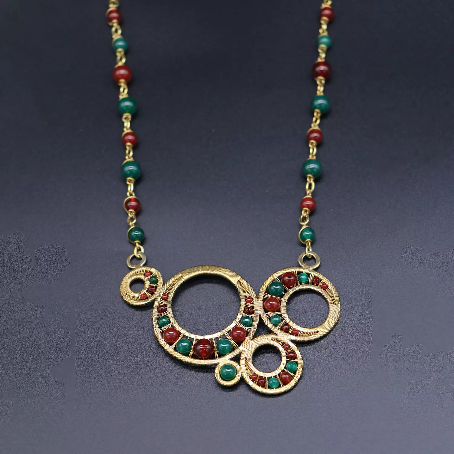 Necklace with agate gemstones. 1