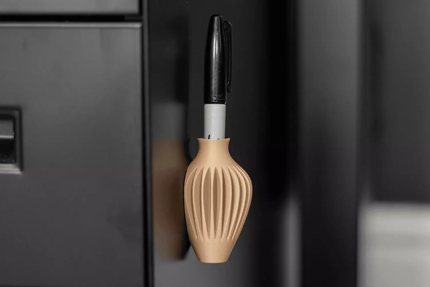 Mini Magnetic Vase 2 hover image