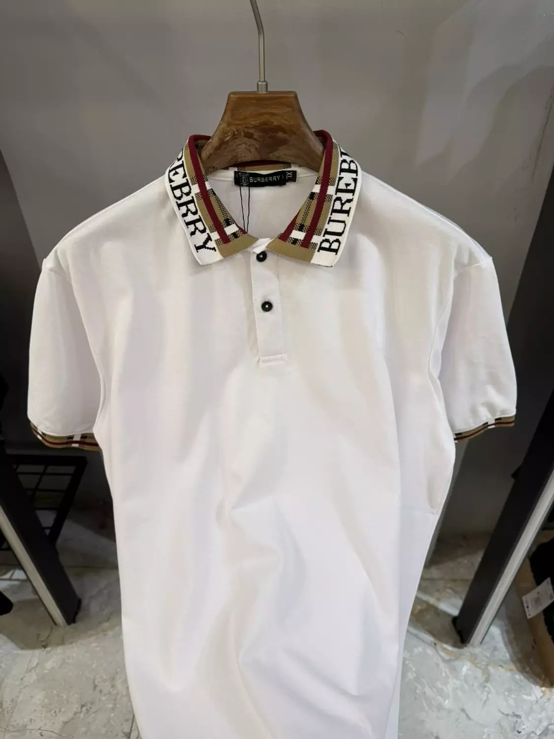 BURBERRY TSHIRT \ 2356 3