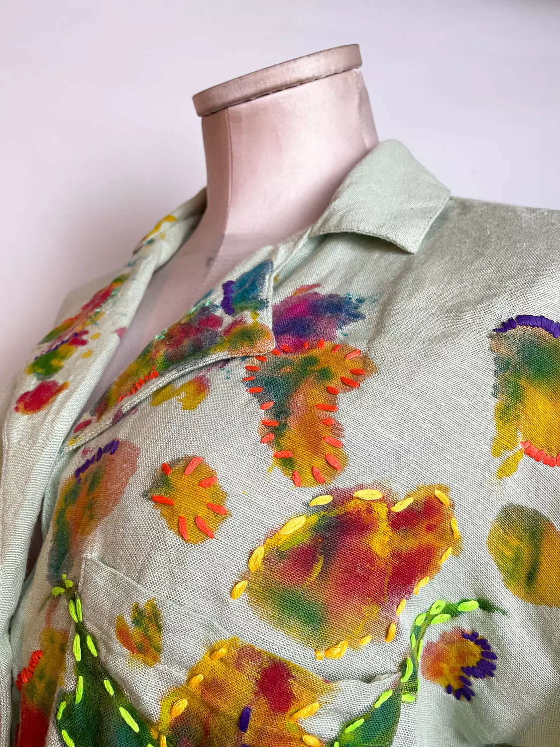 Hand-Painted & embroidered Cropped viscose Blouse 3