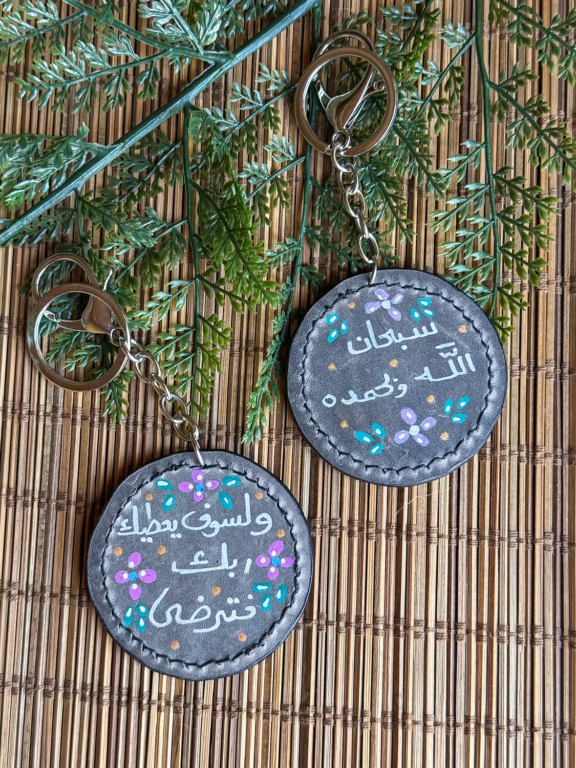 Natural Leather Quote Keychain " Grey Round " ( Stock ) image