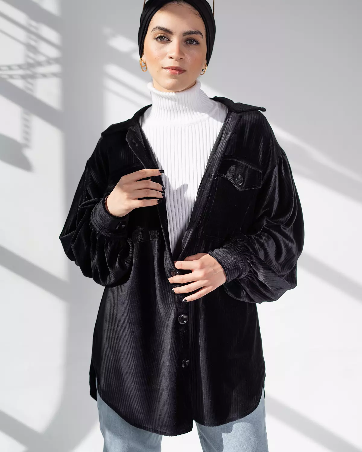 <h4><span style="color: #46585d">BLACK RELAX FIT VELVET SHIRT</span></h4>