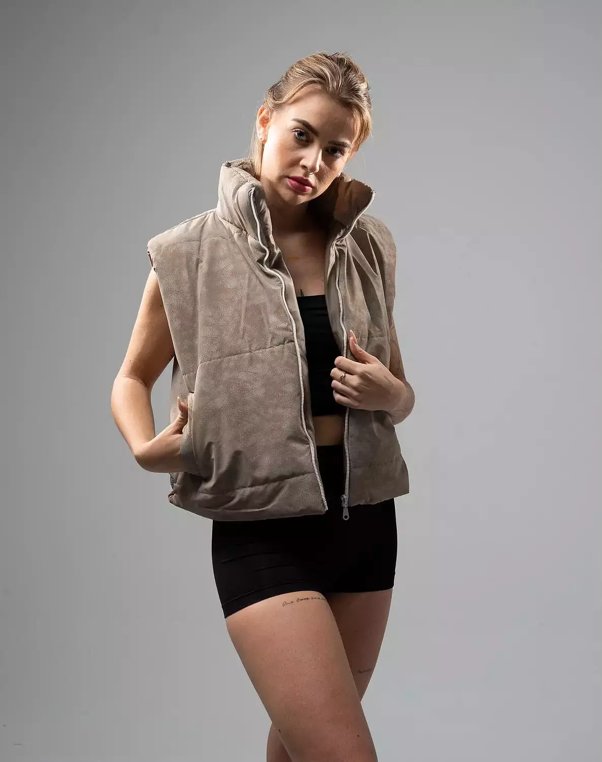 <p><strong><span style="color: rgb(63, 82, 140)">Mocha Mist Puffer Vest</span></strong></p>