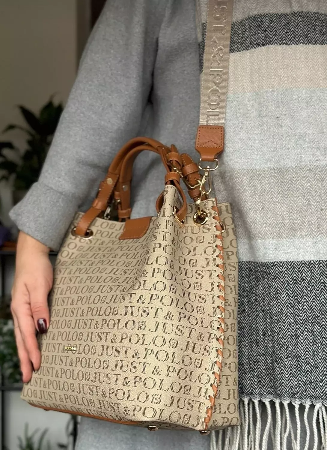 Elegant Beige Tote by just&polo image