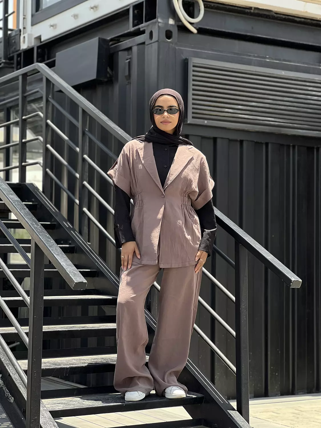 Brown vowel suit with short sleeve image