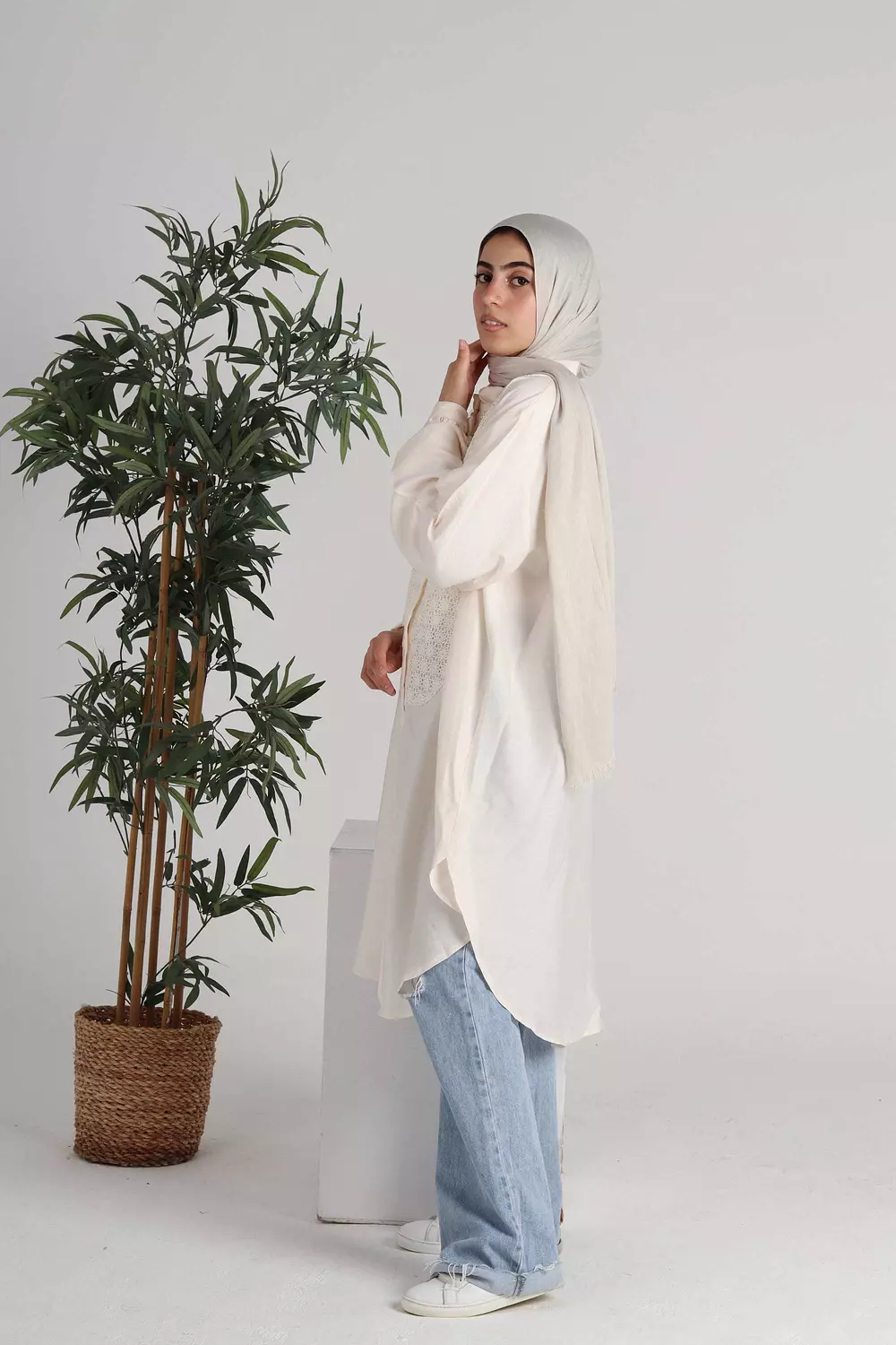 Oversized White Shirt with Lace 4