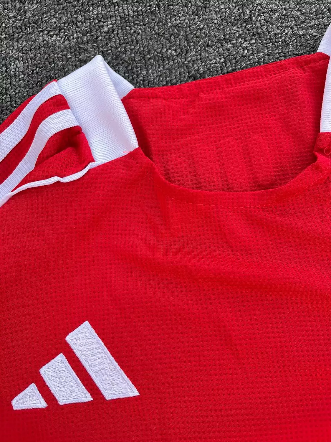 Liverpool T-shirt Home 2025 3