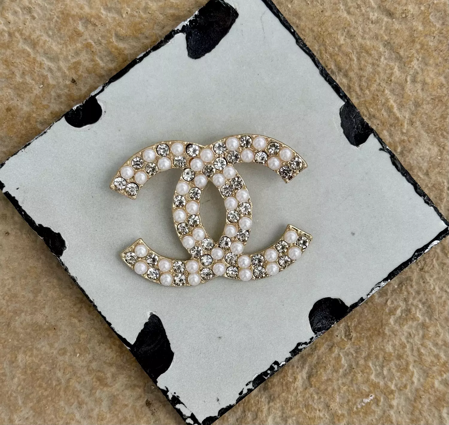 Broche 10 image