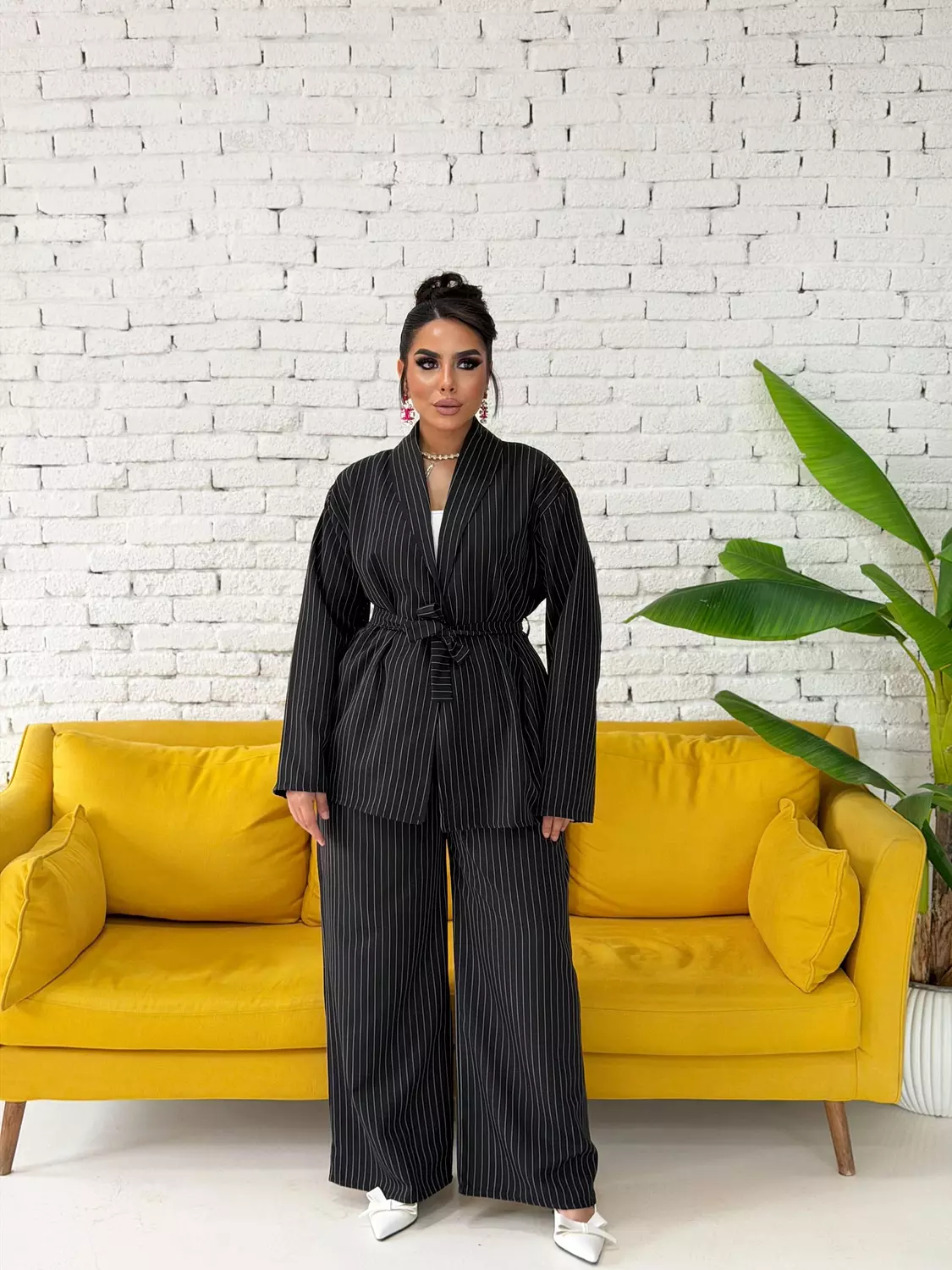 Contour Pinstripe Set In Black image