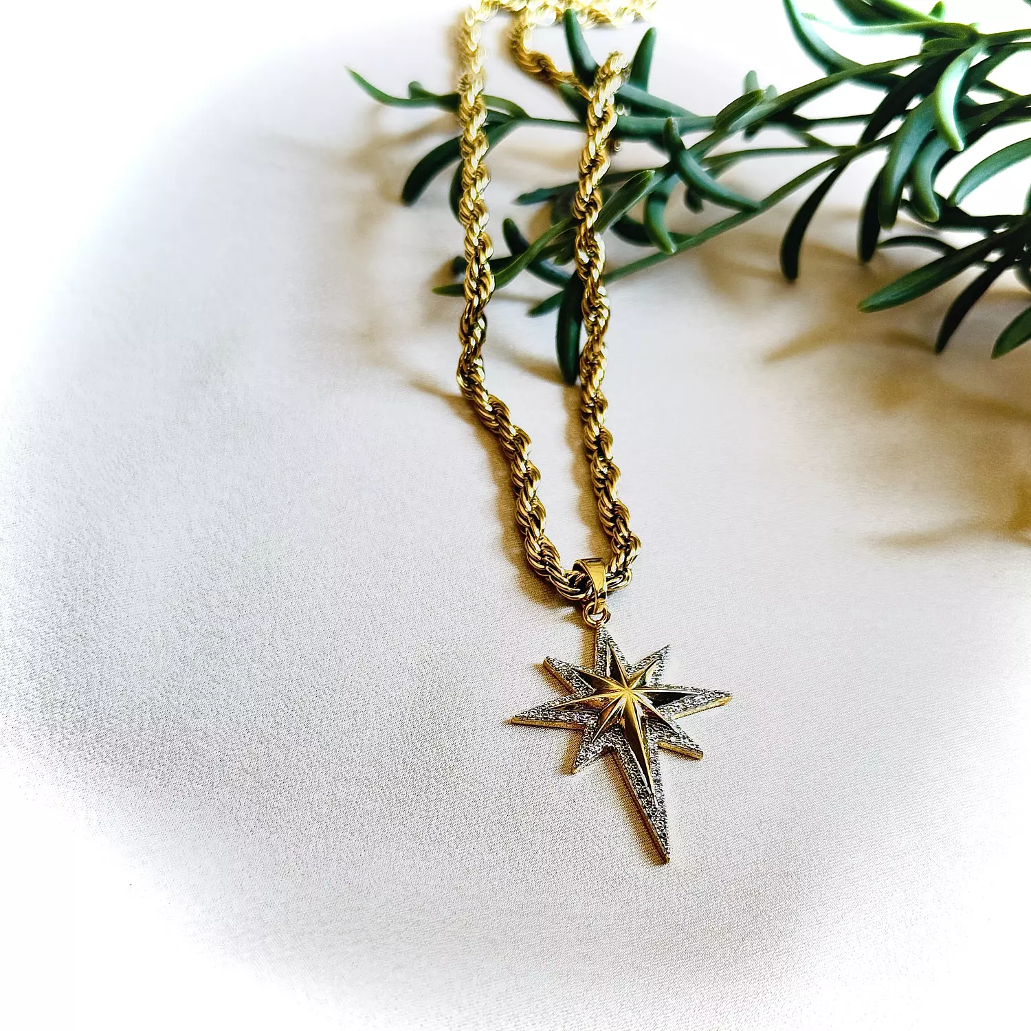U-Shape zircon gold necklace  5