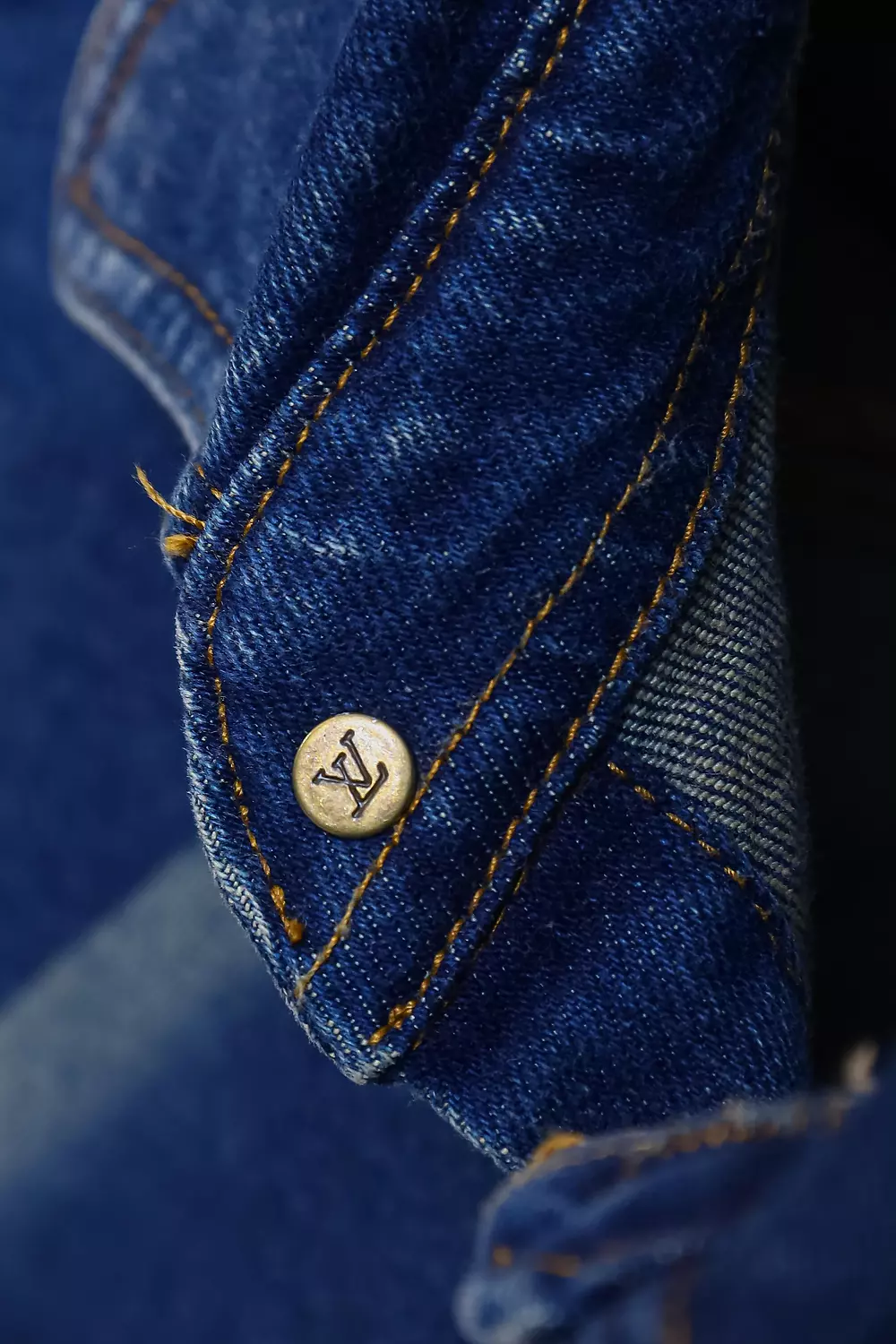 LOUIS VUIYYON SHIRT \1879 hover image