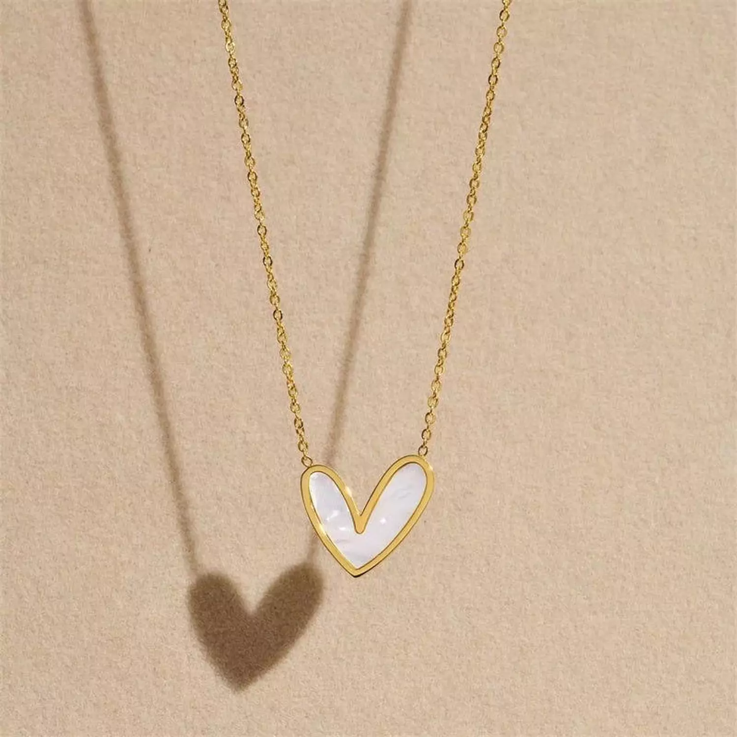Pearly heart image