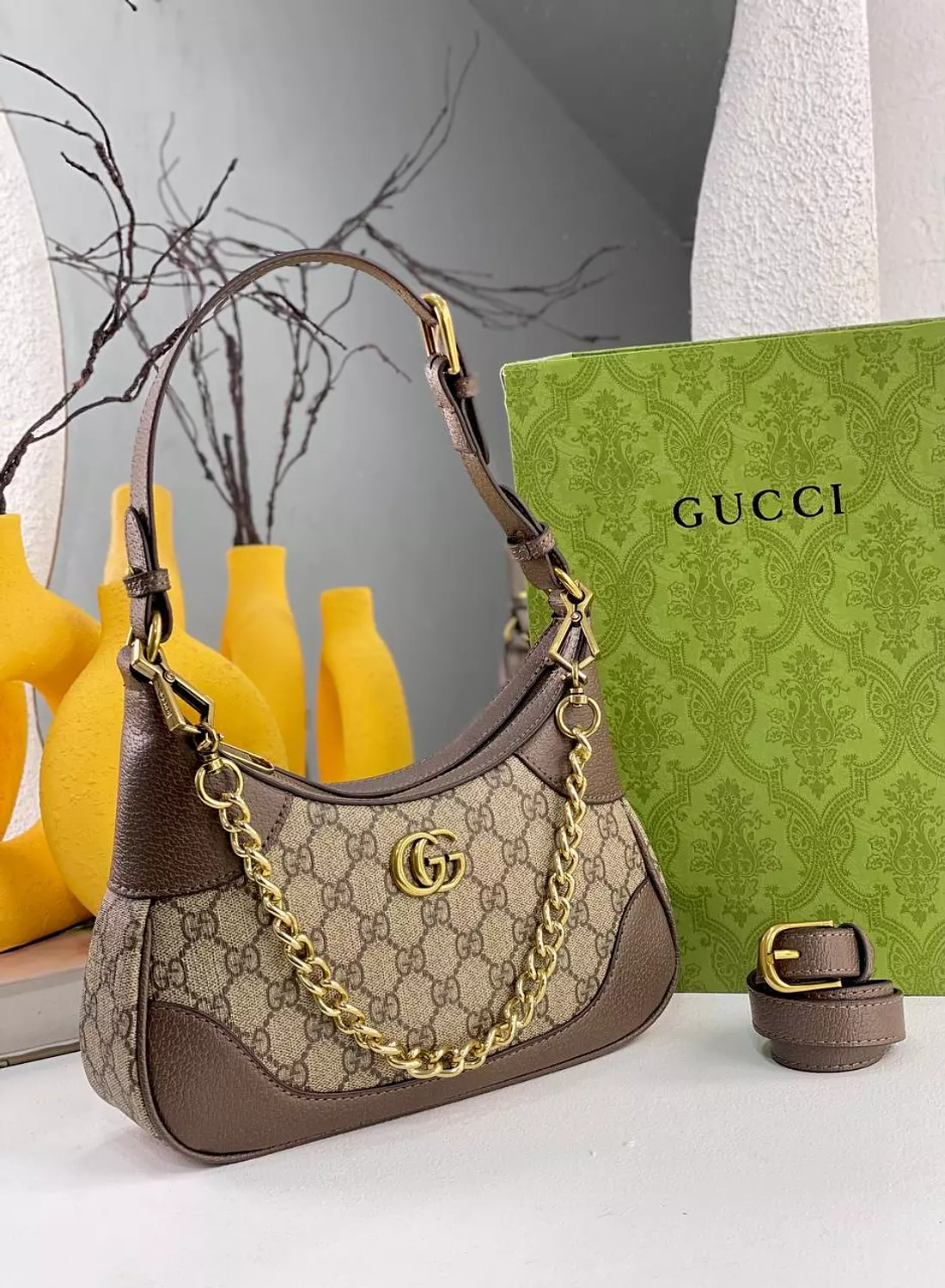 Gucci  1