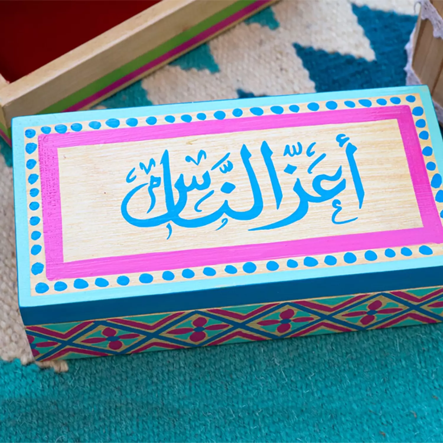 Box medium - rectangle- lozanges fouchia image