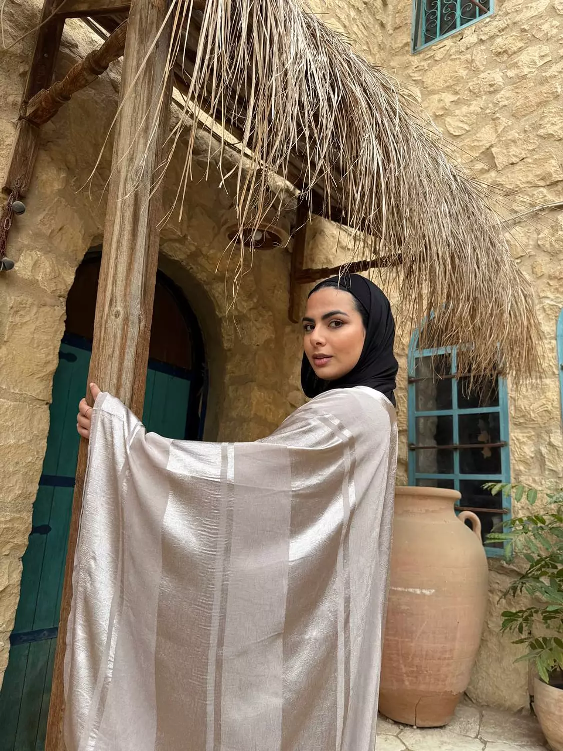 Mixed shimmer abaya 5