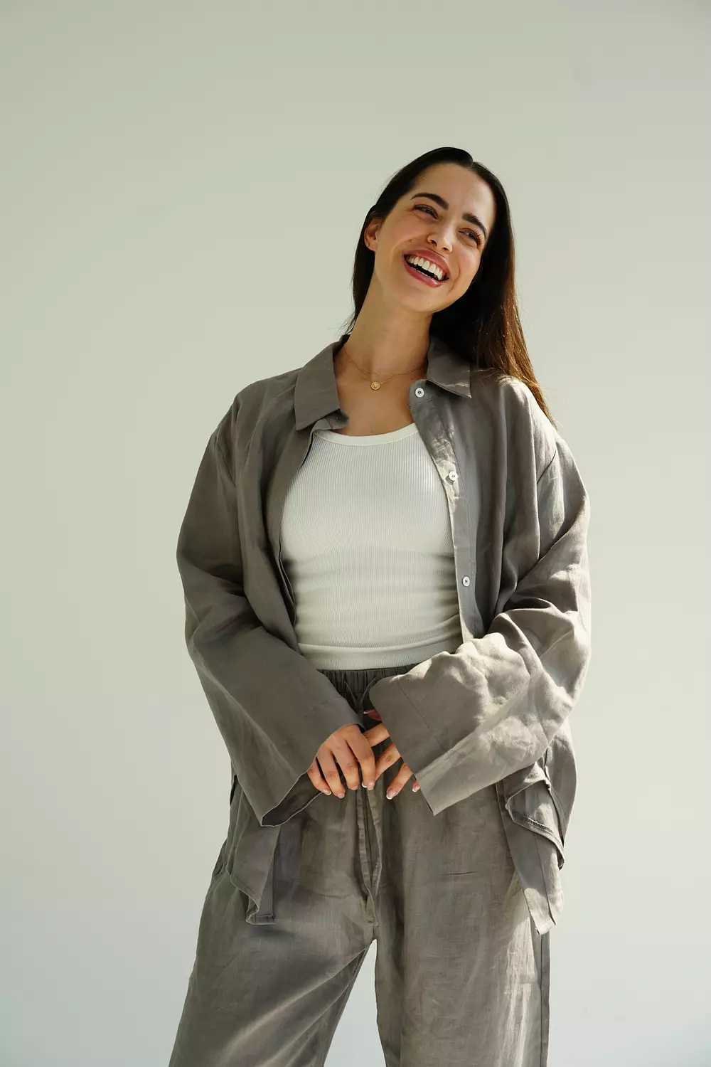 The pure linen set in grey hover image