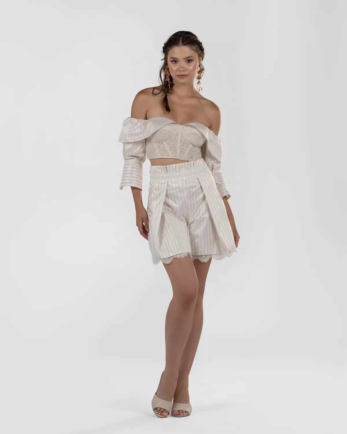 Chic White Off-Shoulder Bustier Crop Top 8