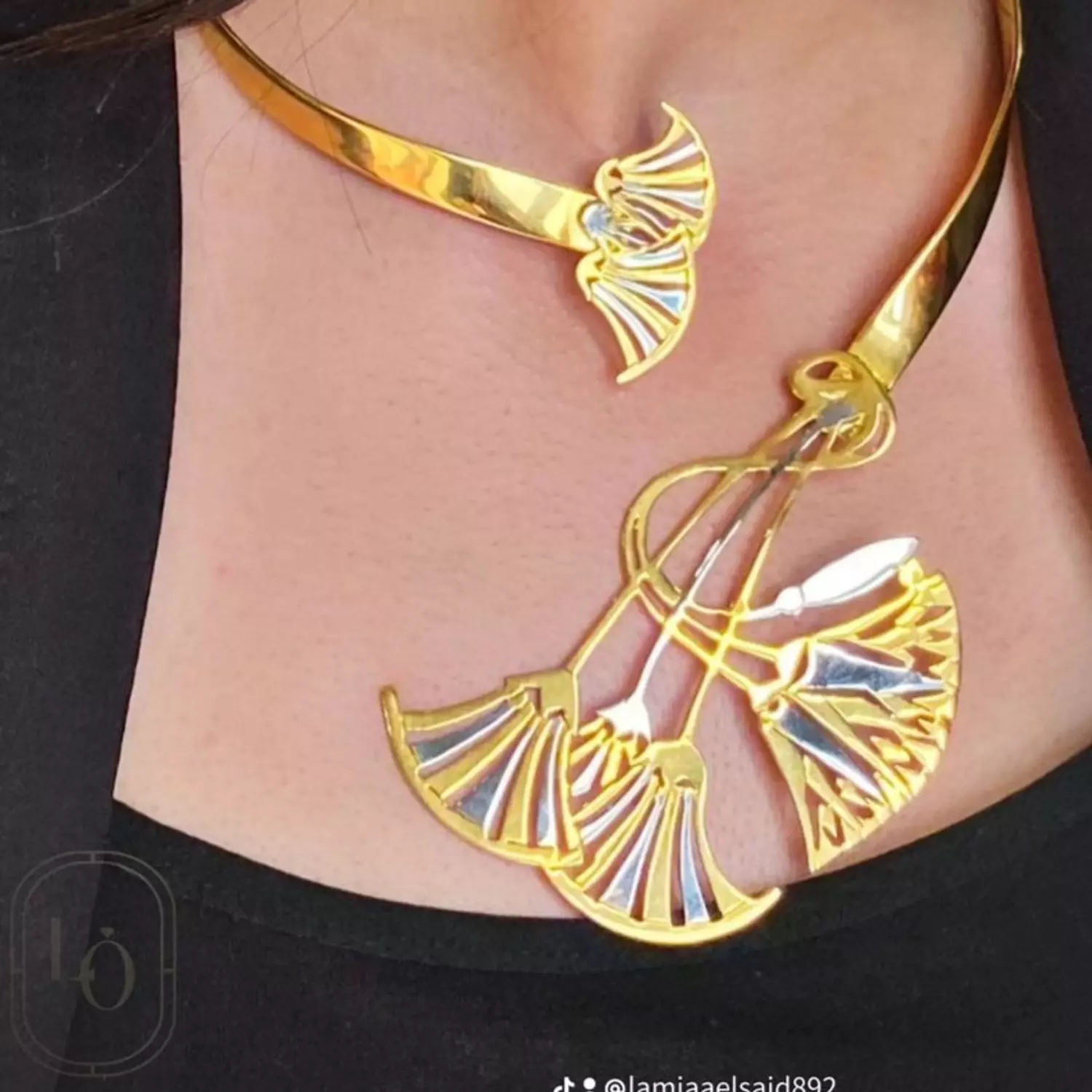 <h3><span style="color: #c6ae81">Necklaces</span></h3>