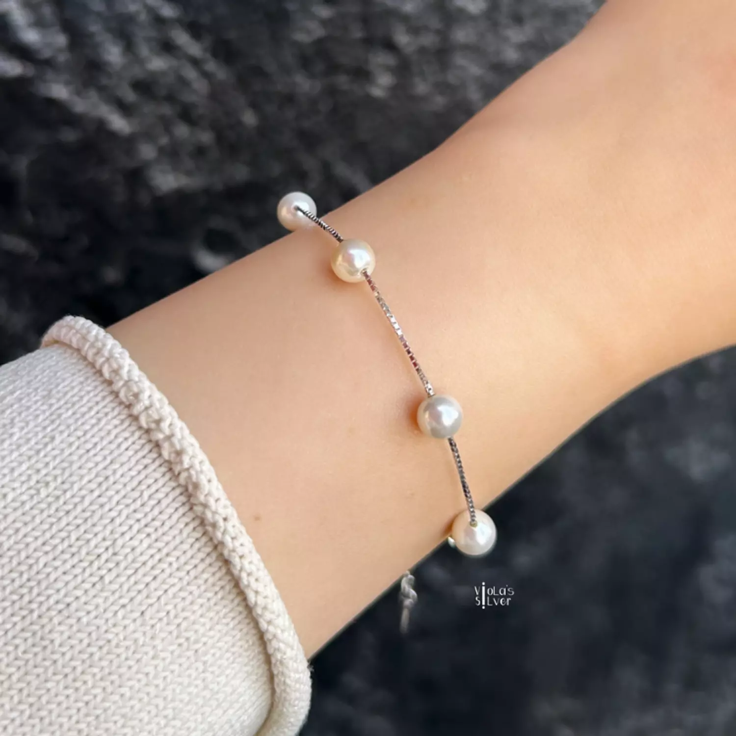 Mother of pearls bracelet image