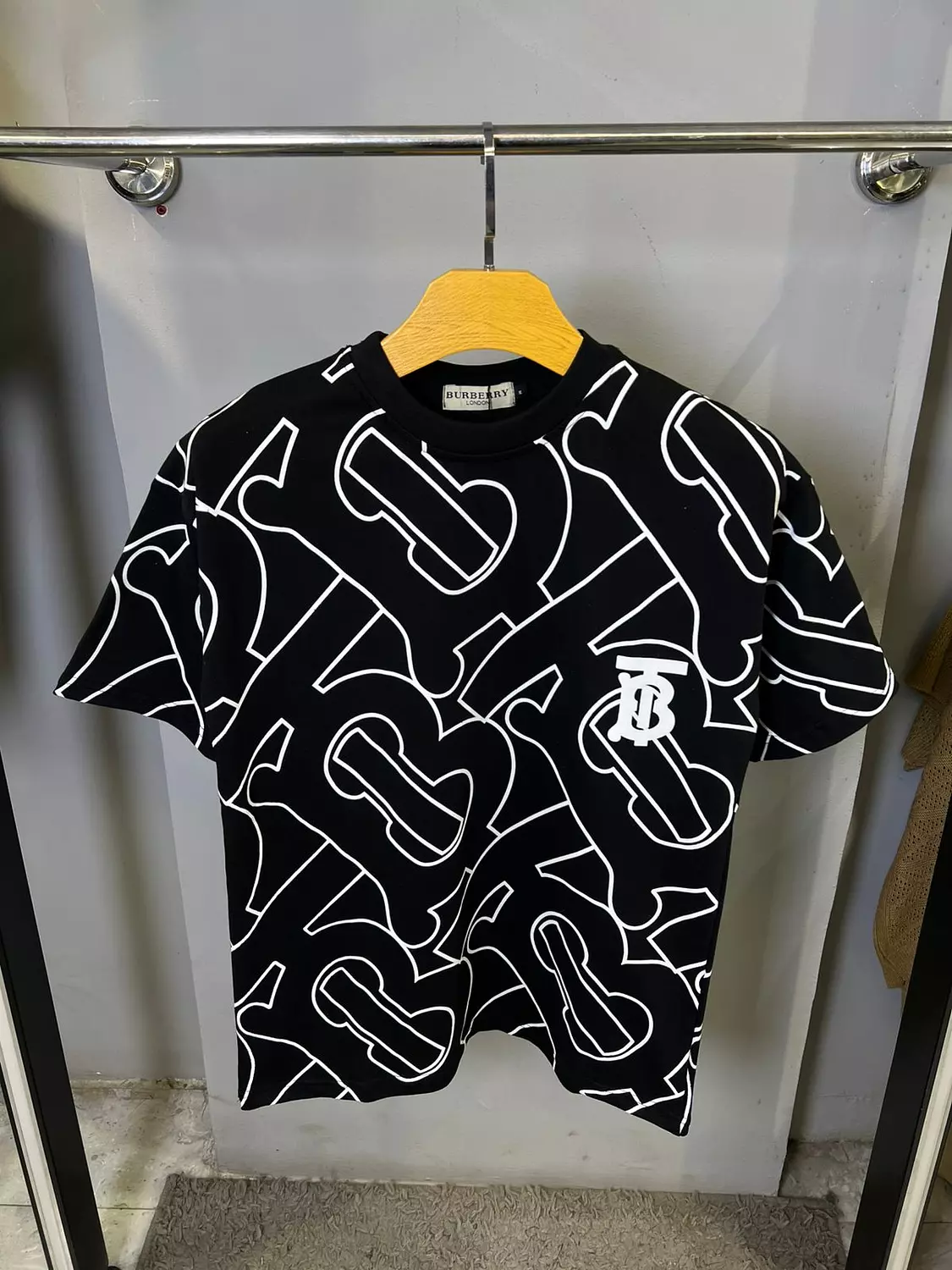 BURBERRY TSHIRT / 1482 image