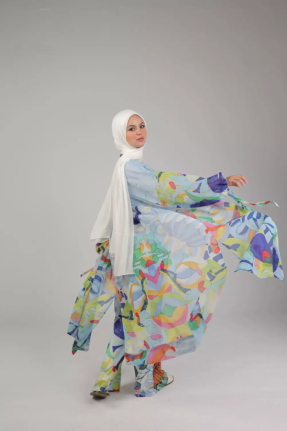 <p style="text-align: center"><span style="color: #ffffff">BLUE ABSTRACT SET</span></p>