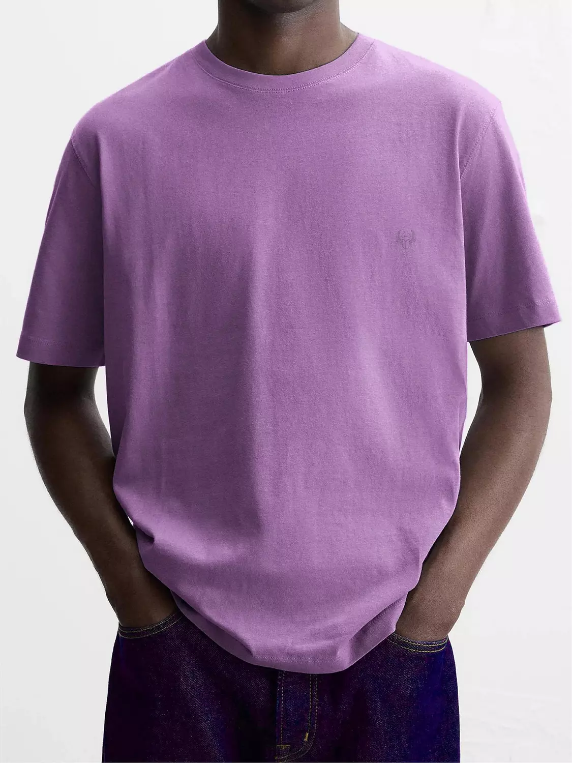 Boxy basic T-shirt with embroidery  5