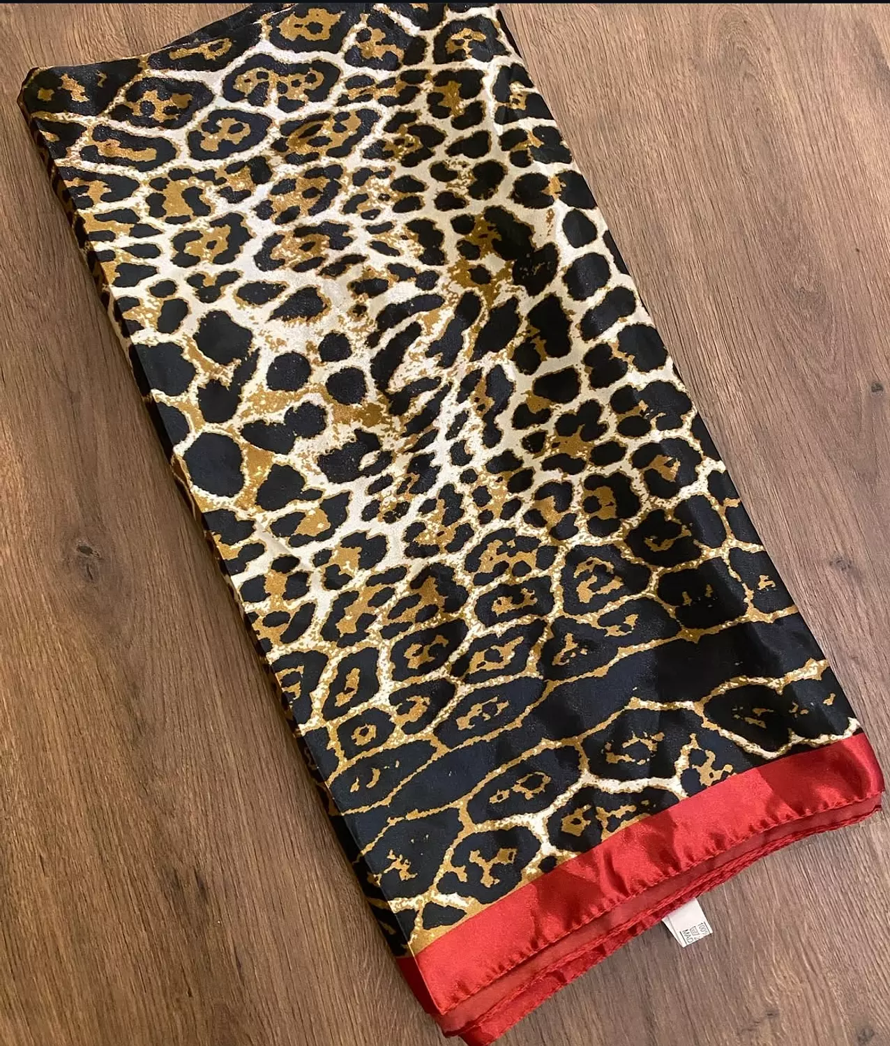 squar satan scarf 6