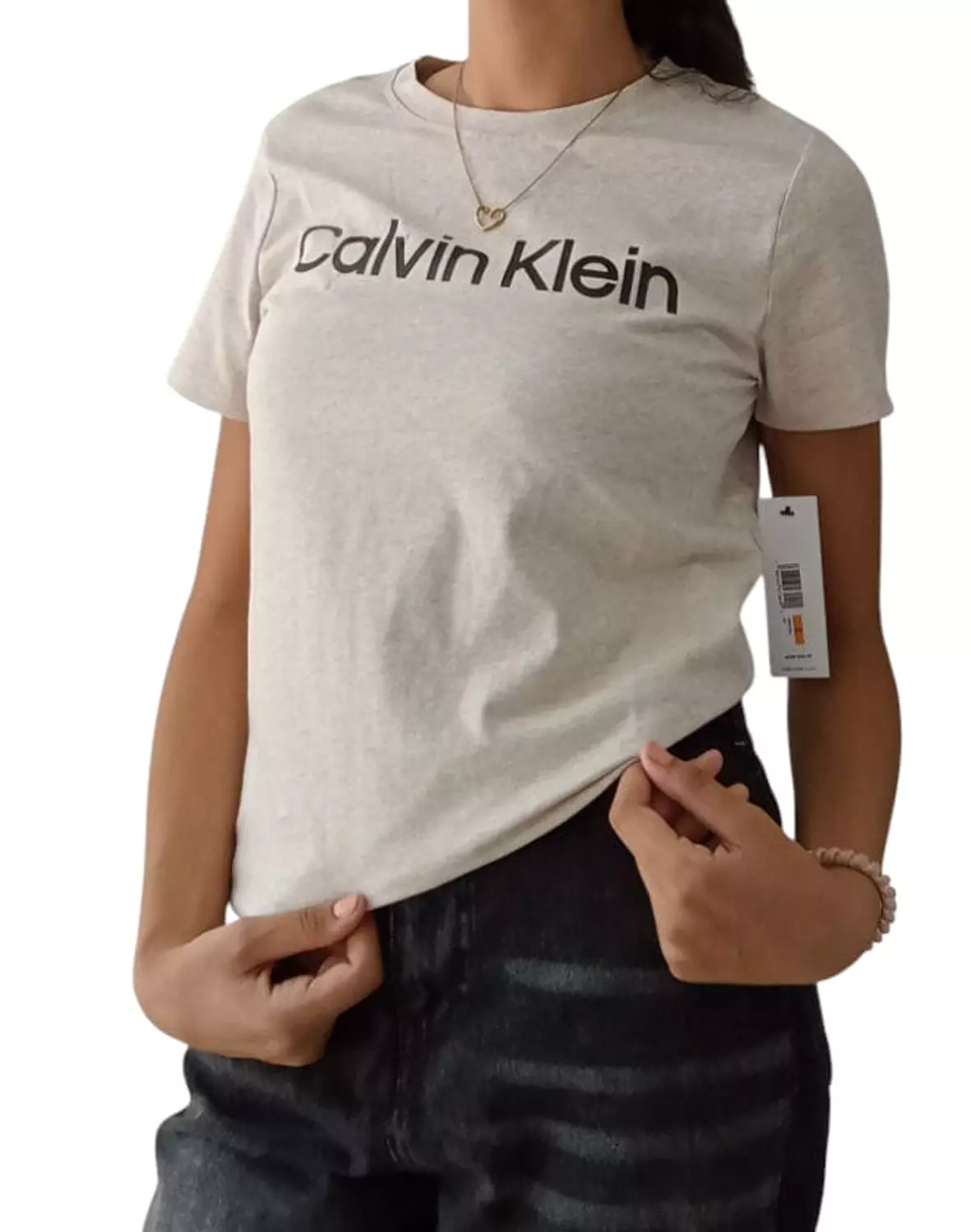 <p style="text-align: start"><span style="color: rgb(33, 37, 41)"><strong>CK T-Shirt</strong></span></p>