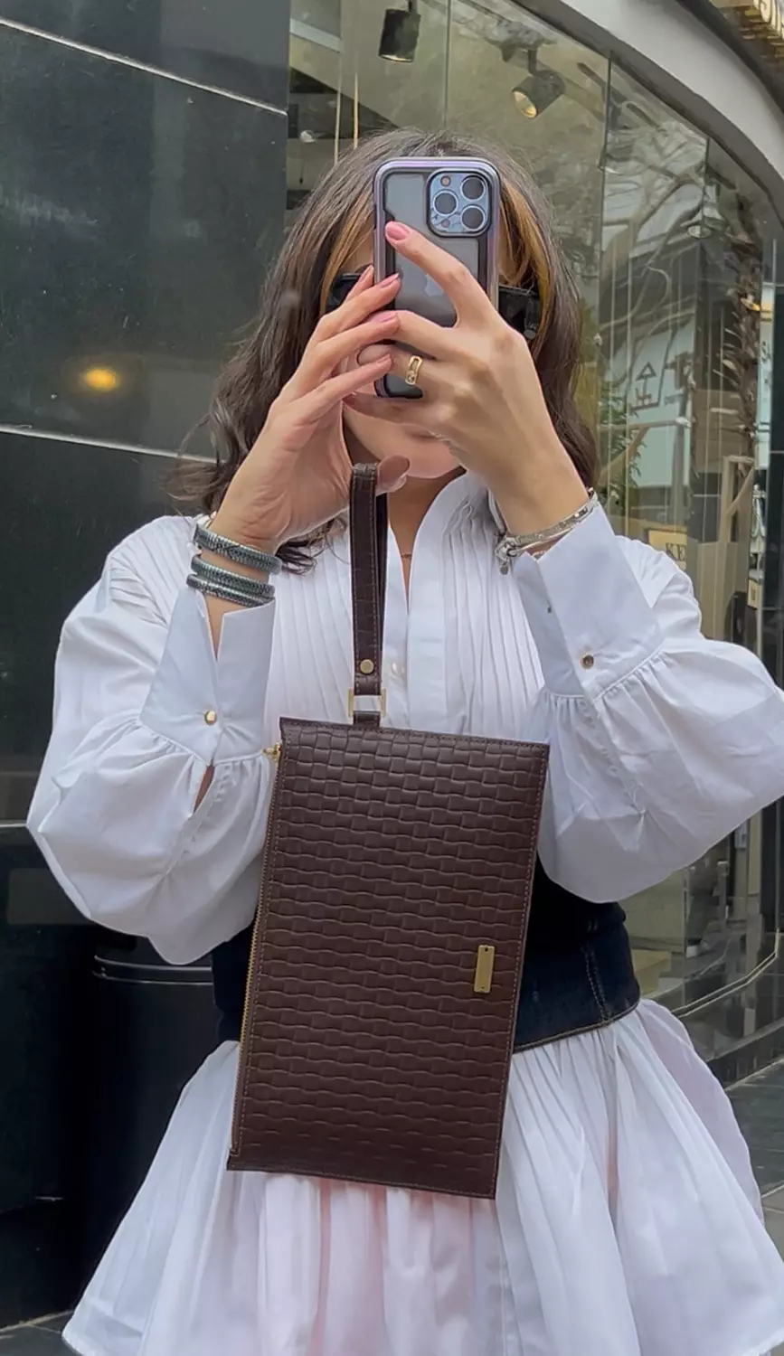 VeeV Cocoa Clutch hover image