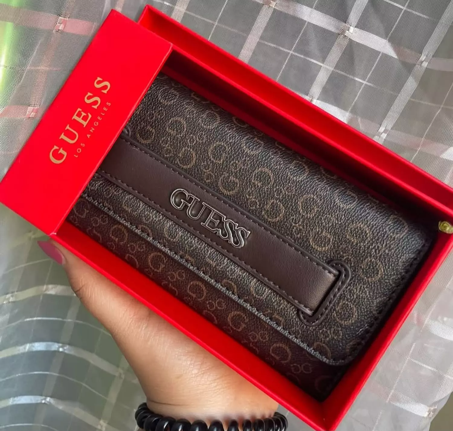 Guess Signature Wallet image