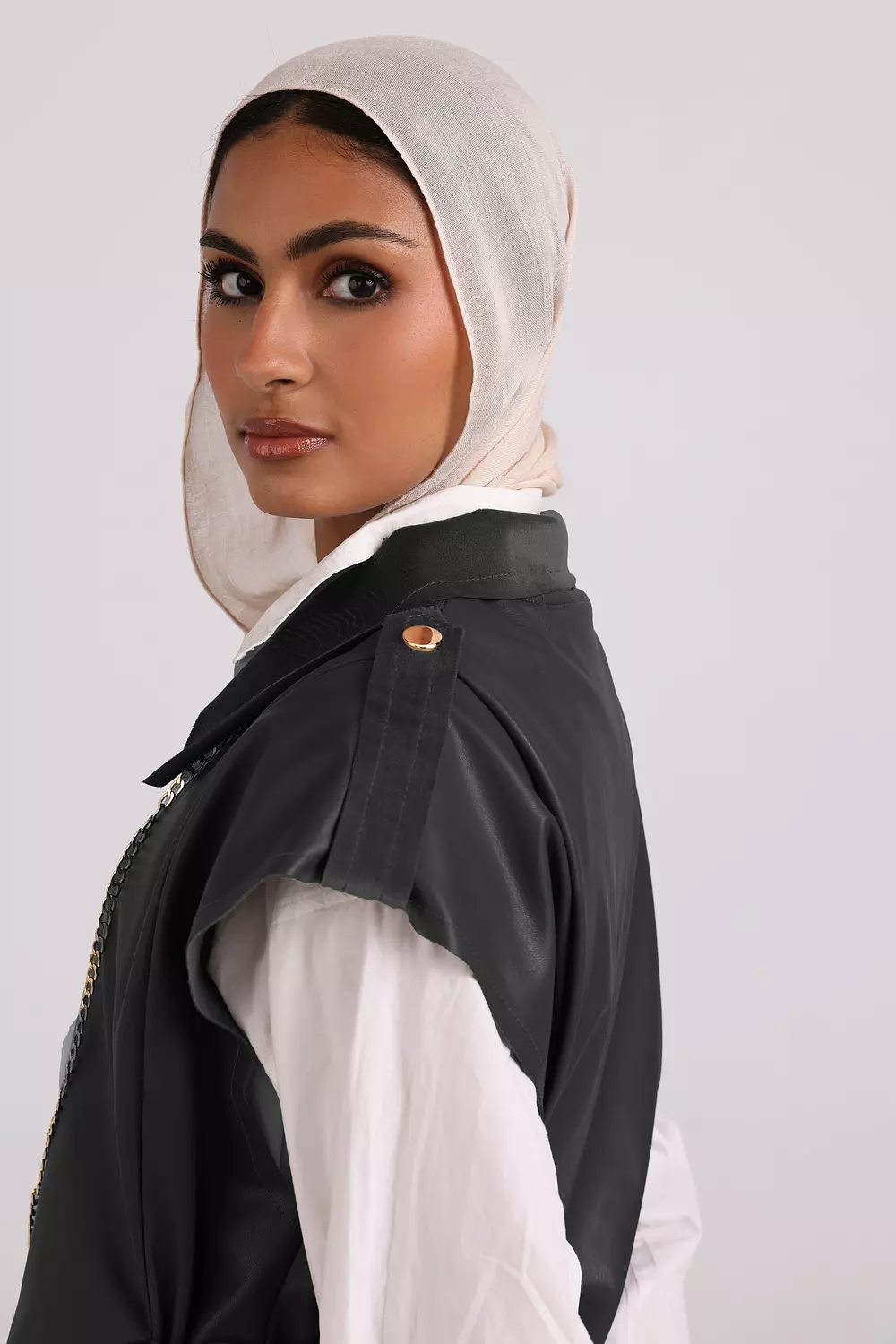 Vellum-Vest "Black" 1