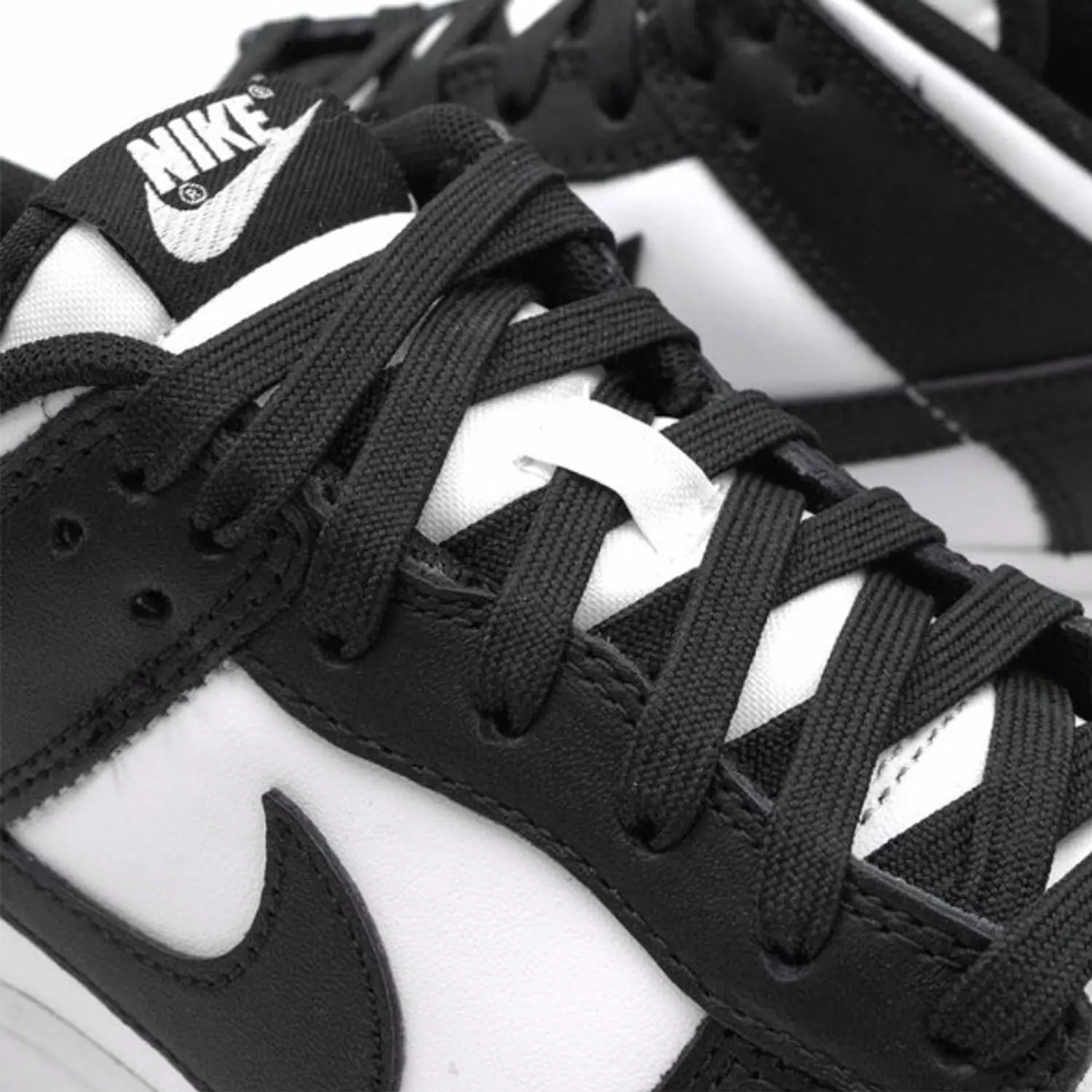 DUNK LOW WMNS "Panda - Black / White" 1
