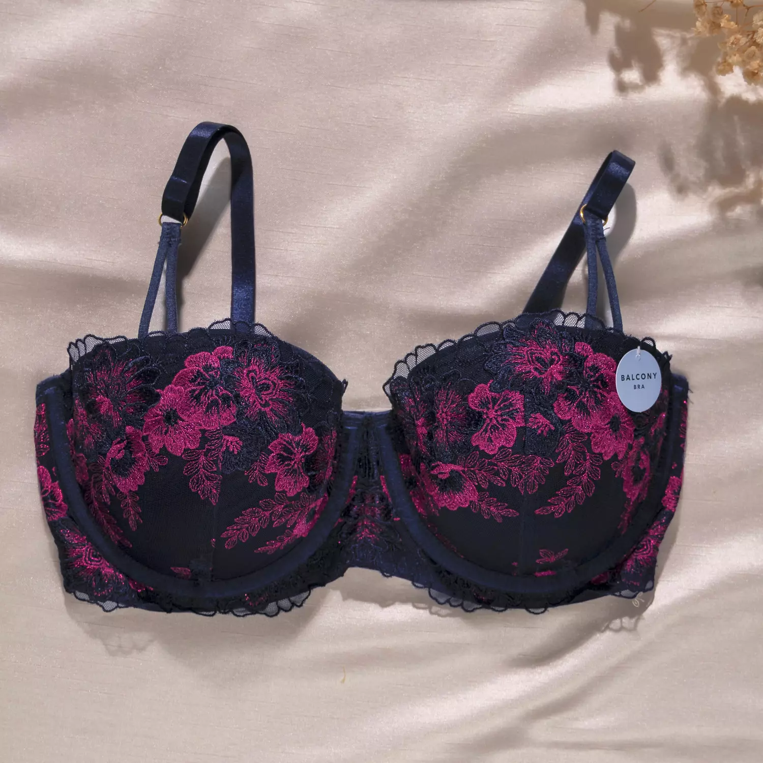 Balcony bra image