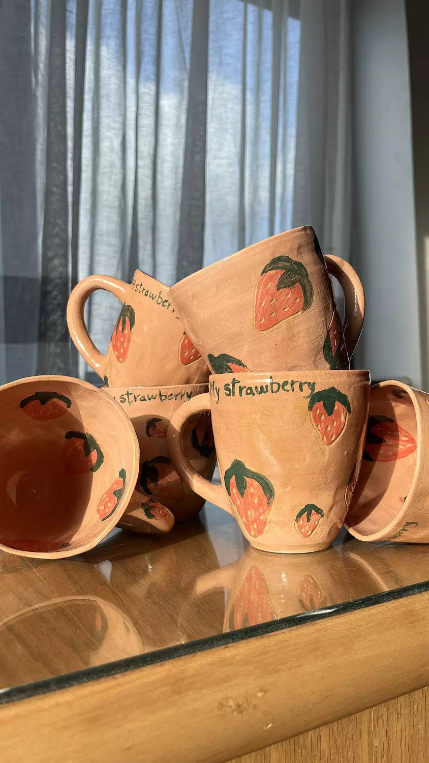 Strawberry mug 2