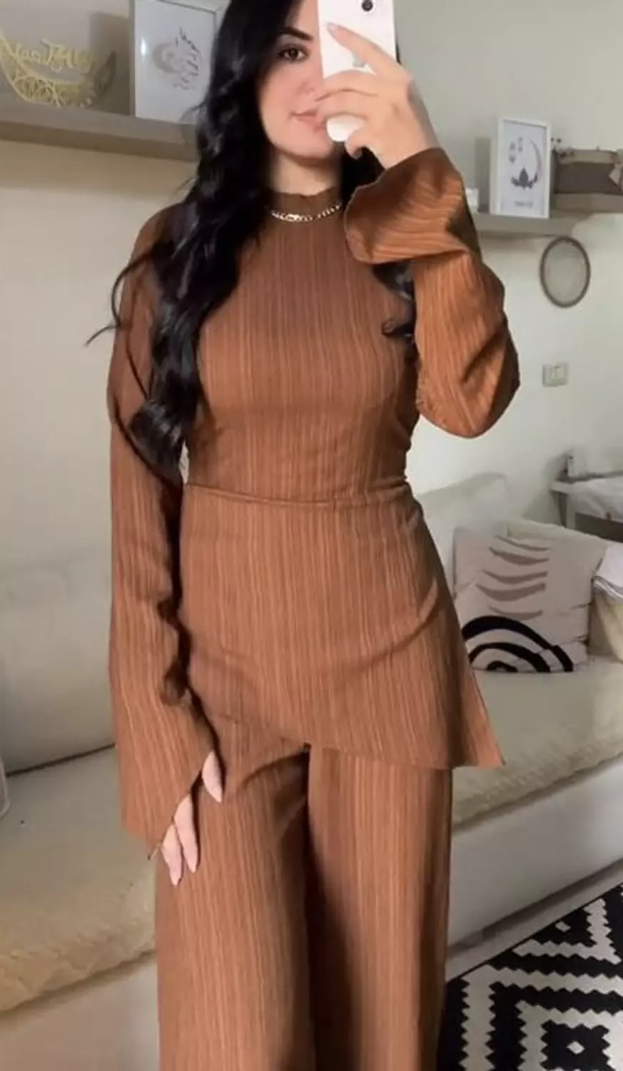 Modest Set image