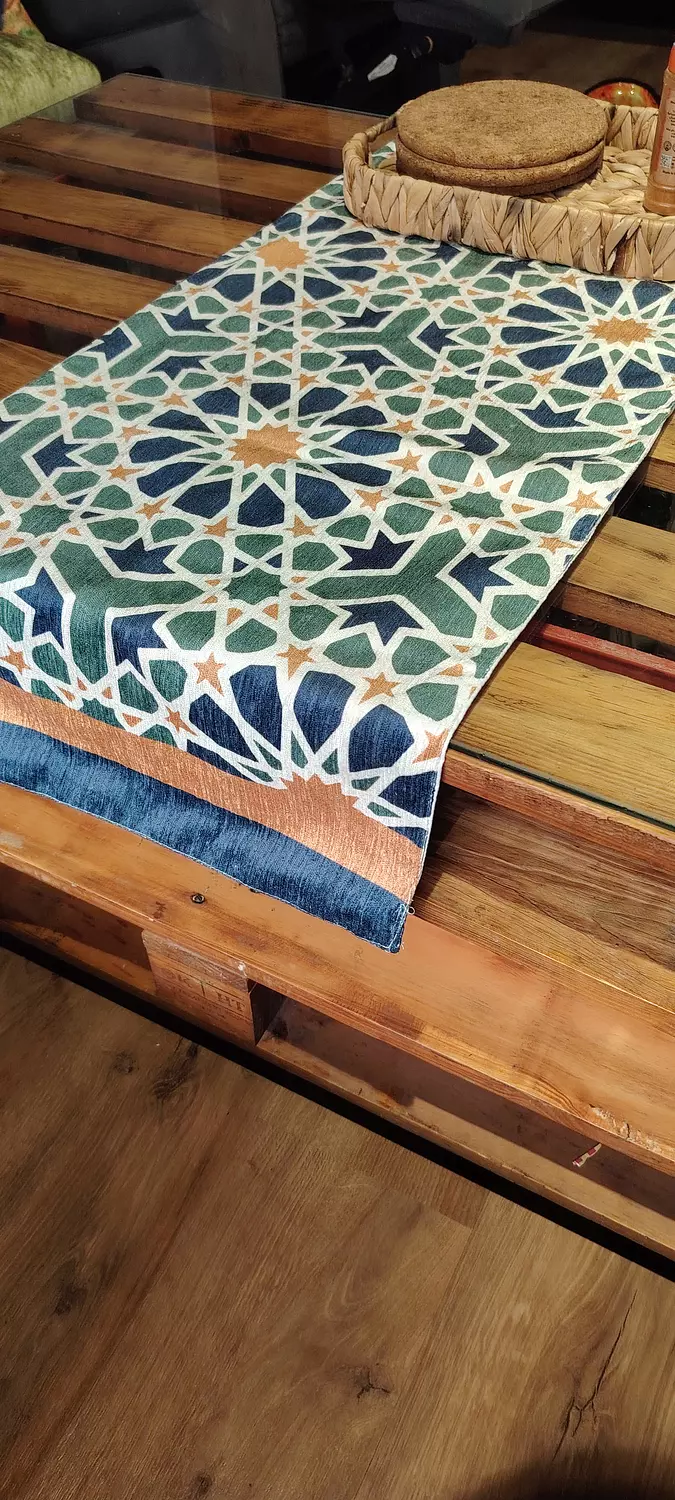 Table runner  1