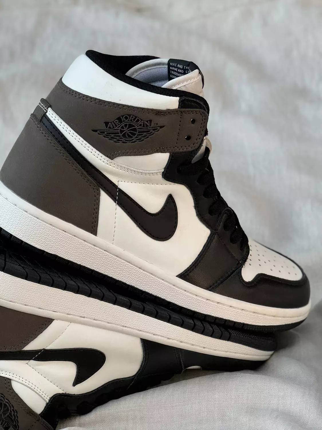 Nike Air Jordan 1 mocha  image