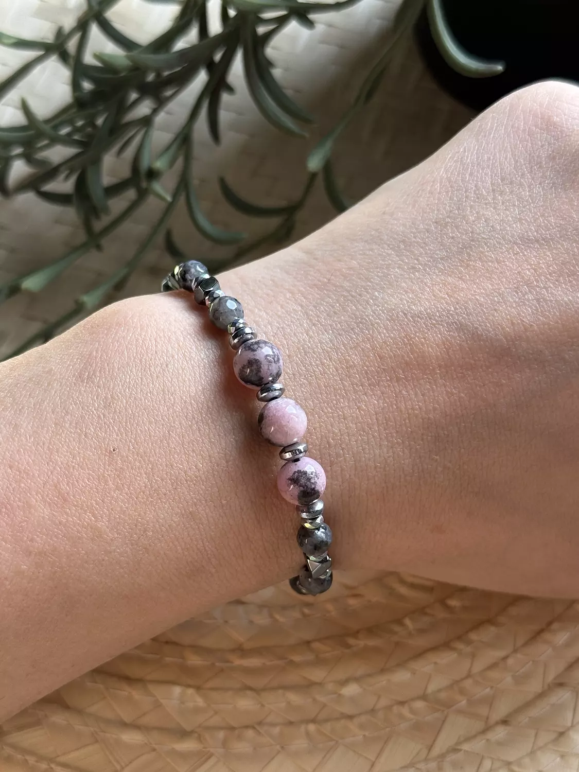 Hematite / Agate Pink Bracelet ( Stock ) 2