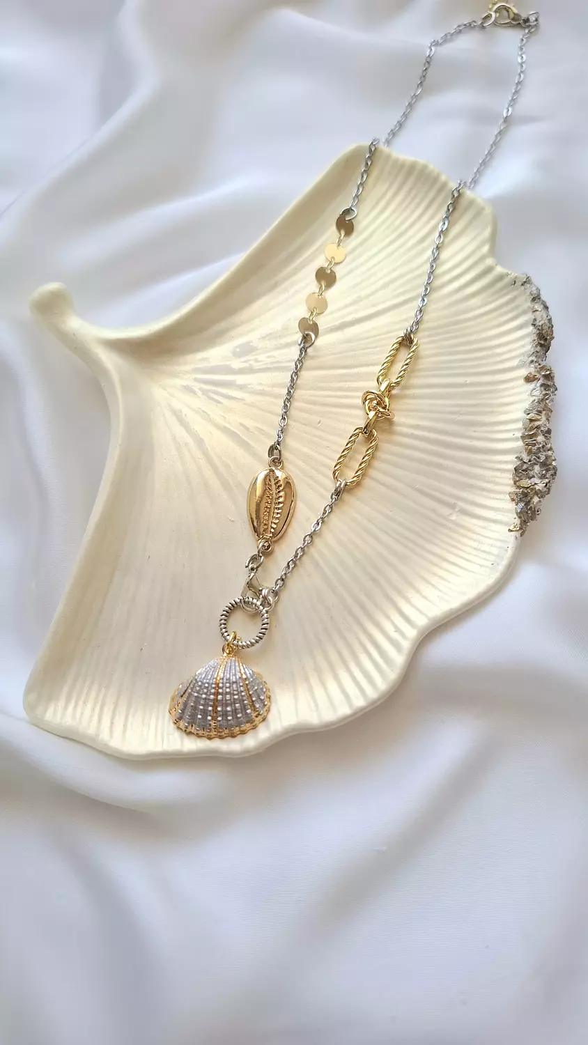 Gold & silver seashell  image